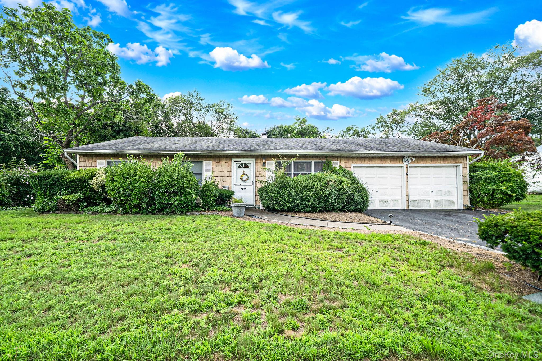 2nd image of 18 Wilson St, Brookhaven, NY 11776 | MLS# 1038296