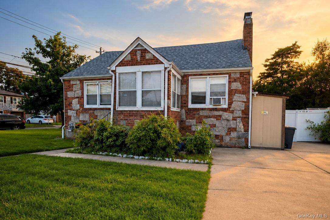 2nd image of 4 Brown St, West Babylon, NY 11704 | MLS# 1038308