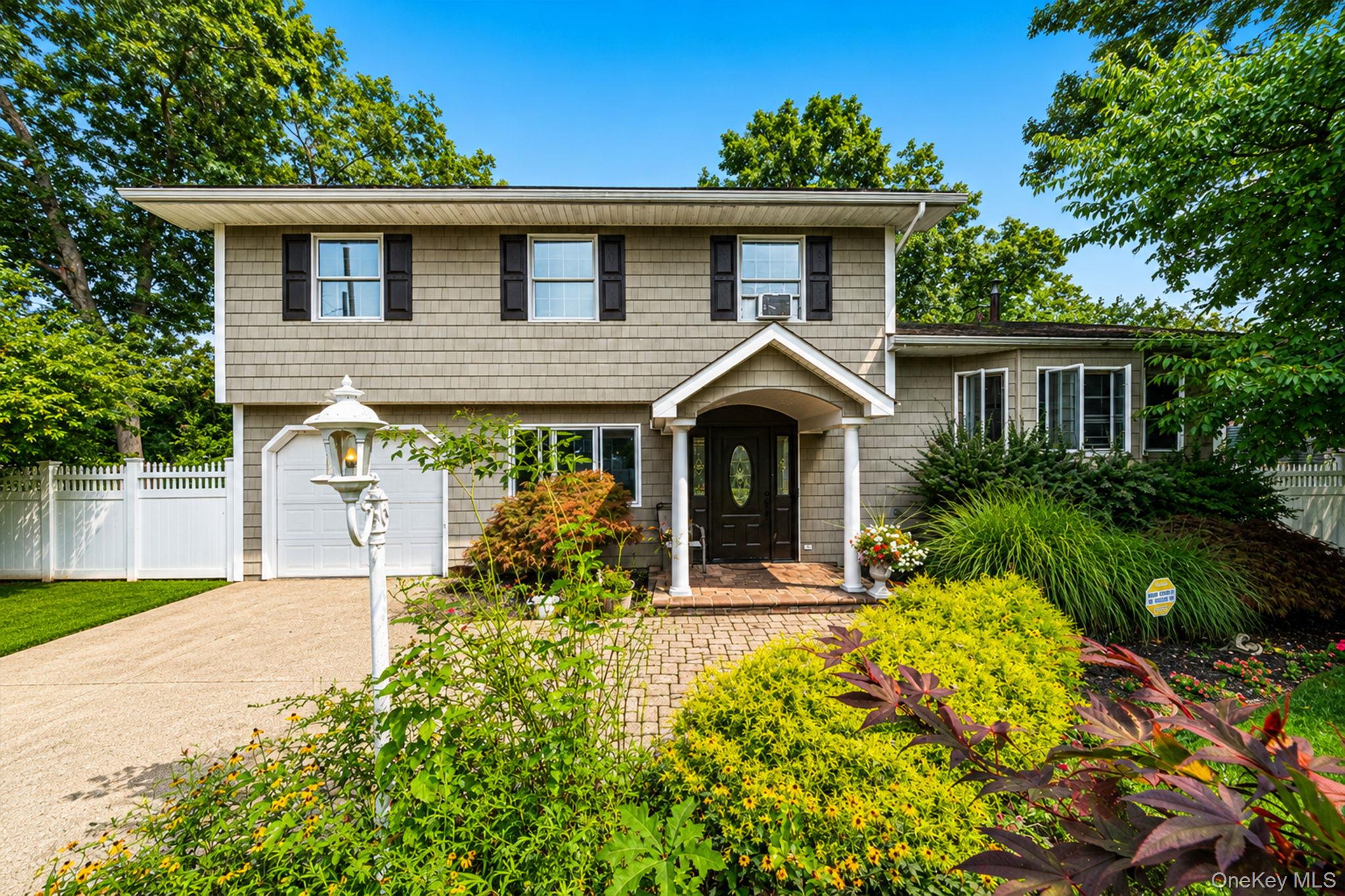 2nd image of 41 Chelsea Pl, Babylon, NY 11729 | MLS# 1038360