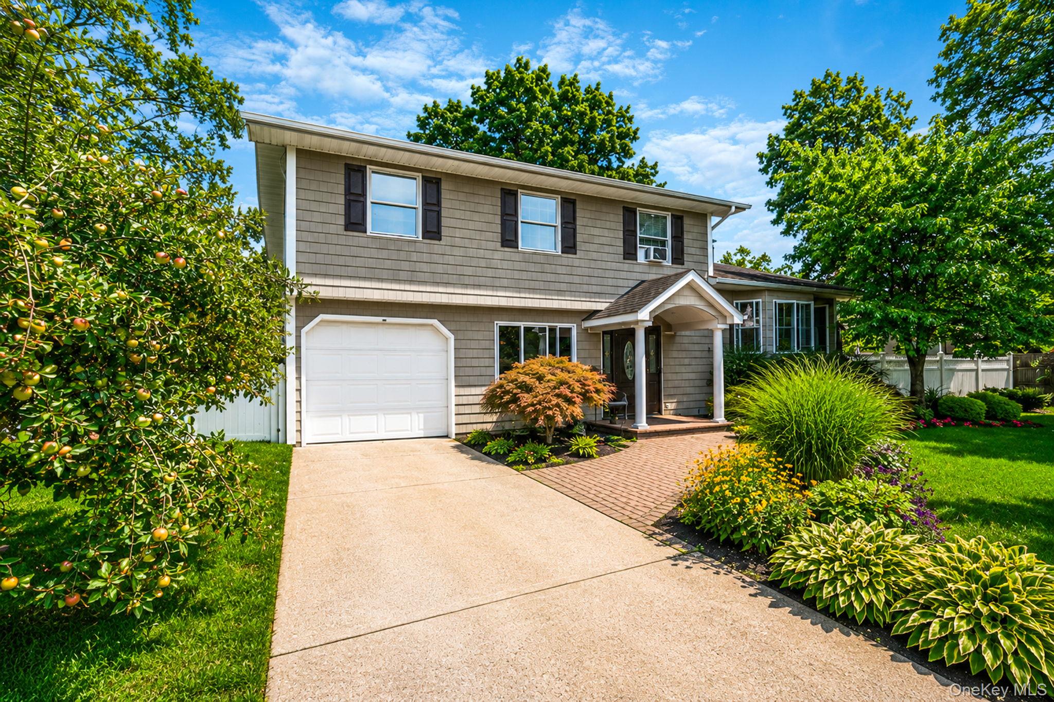 1st image of 41 Chelsea Pl, Babylon, NY 11729 | MLS# 1038360