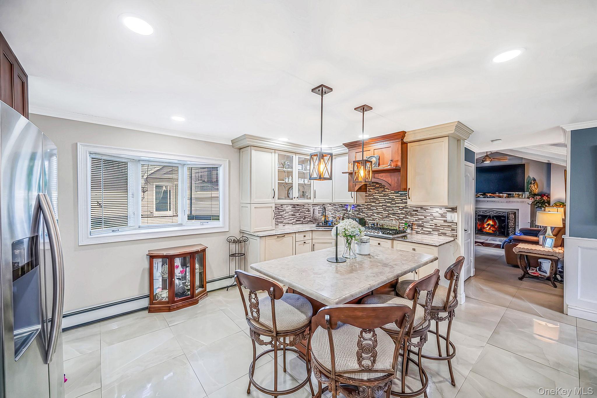 4th image of 41 Chelsea Pl, Babylon, NY 11729 | MLS# 1038360