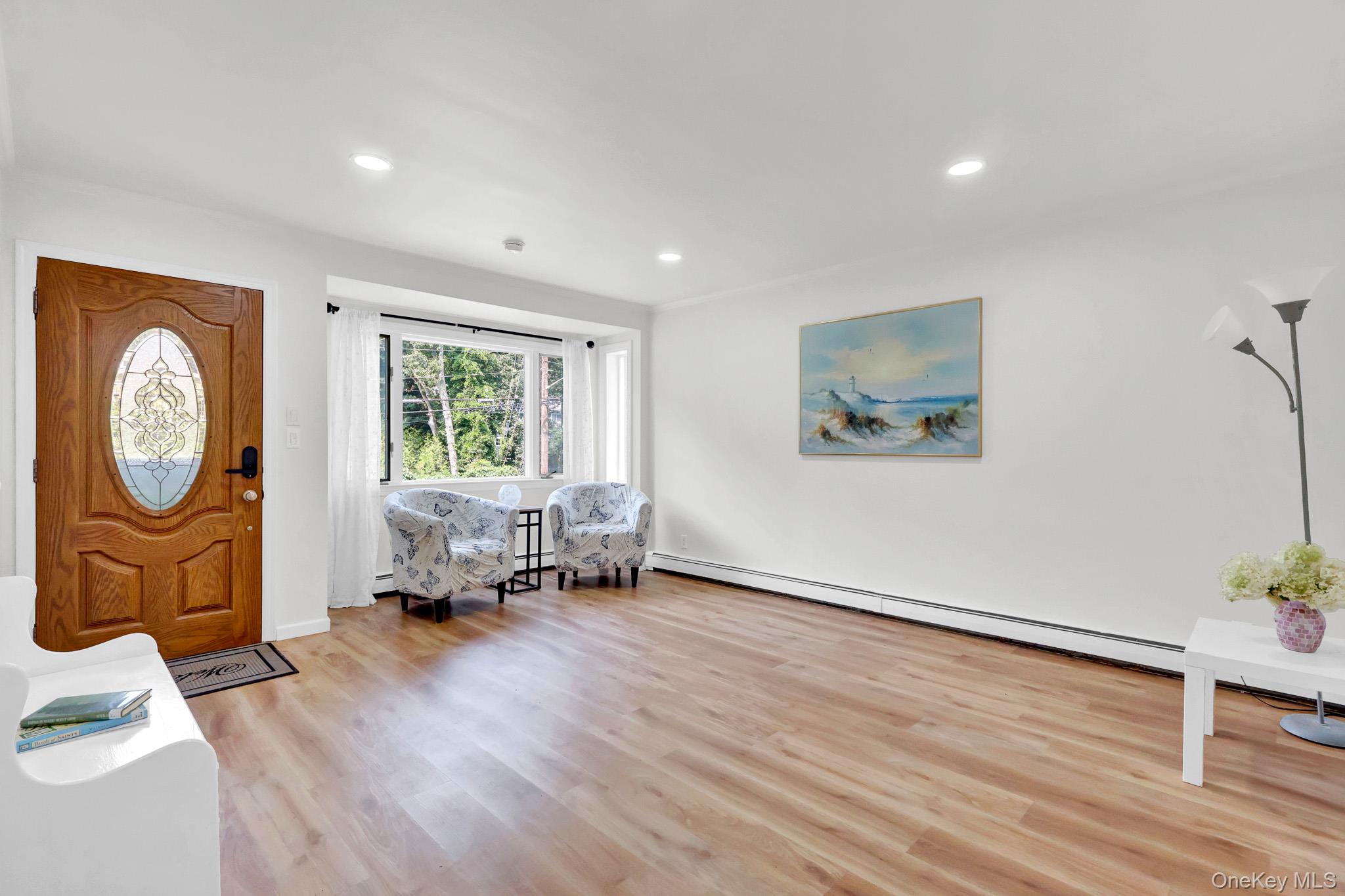 4th image of 653 Meadow Rd, Smithtown, NY 11787 | MLS# 1038388