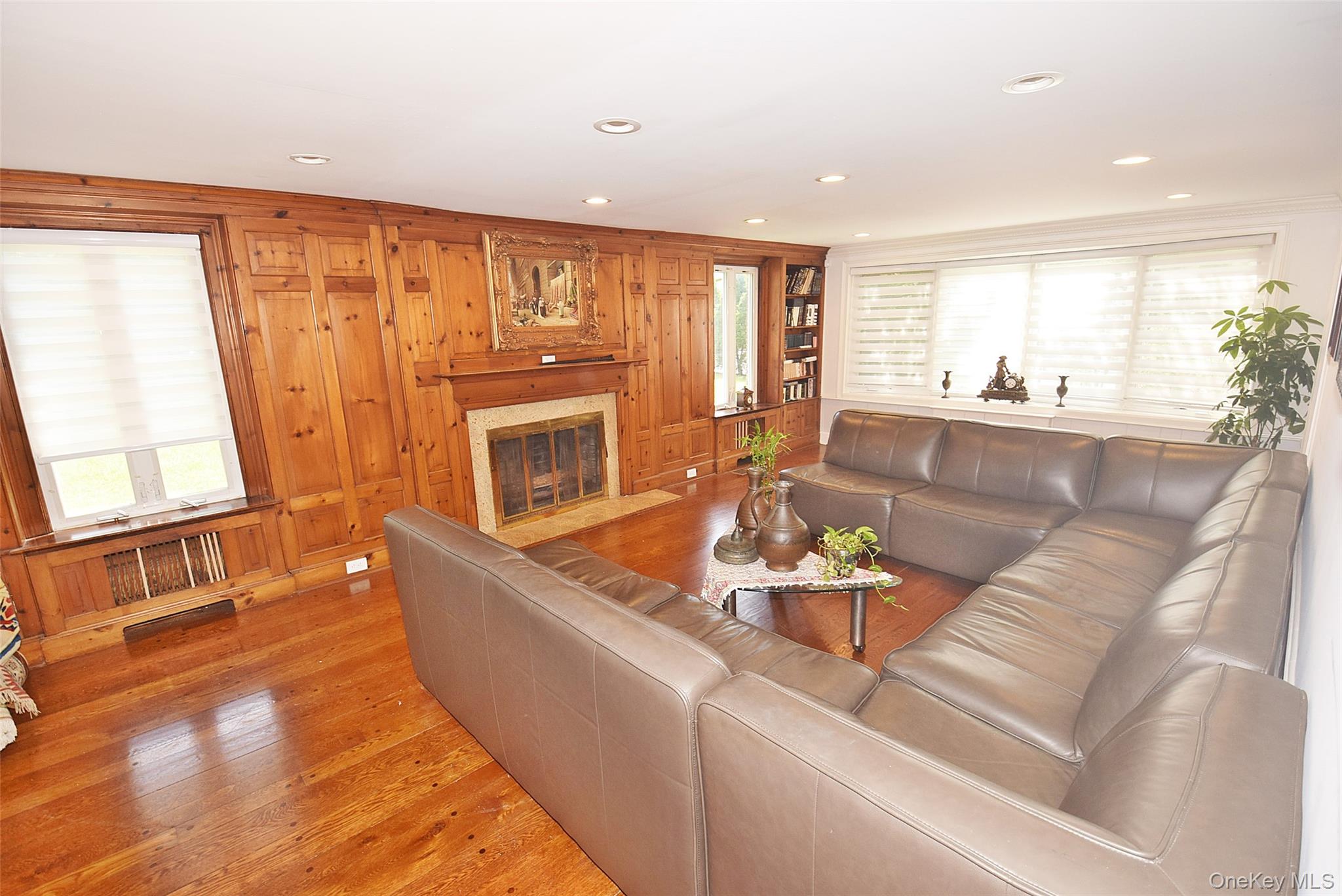 3rd image of 25 Old Mill Rd, North Hempstead, NY 11023 | MLS# 1038390