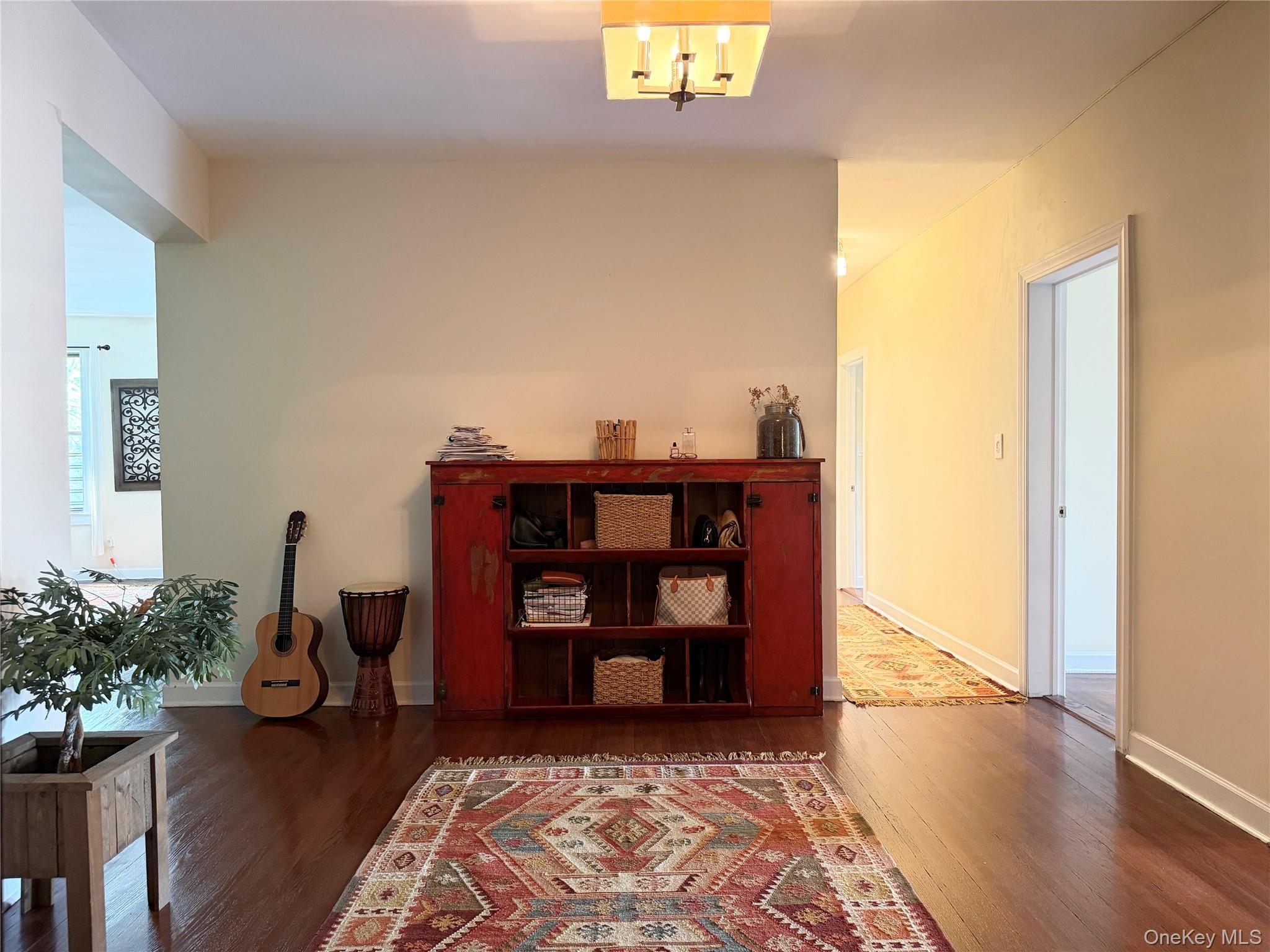 1st image of 531 Lincoln Ave E #5L, Mount Vernon, NY 10552 | MLS# 1038391