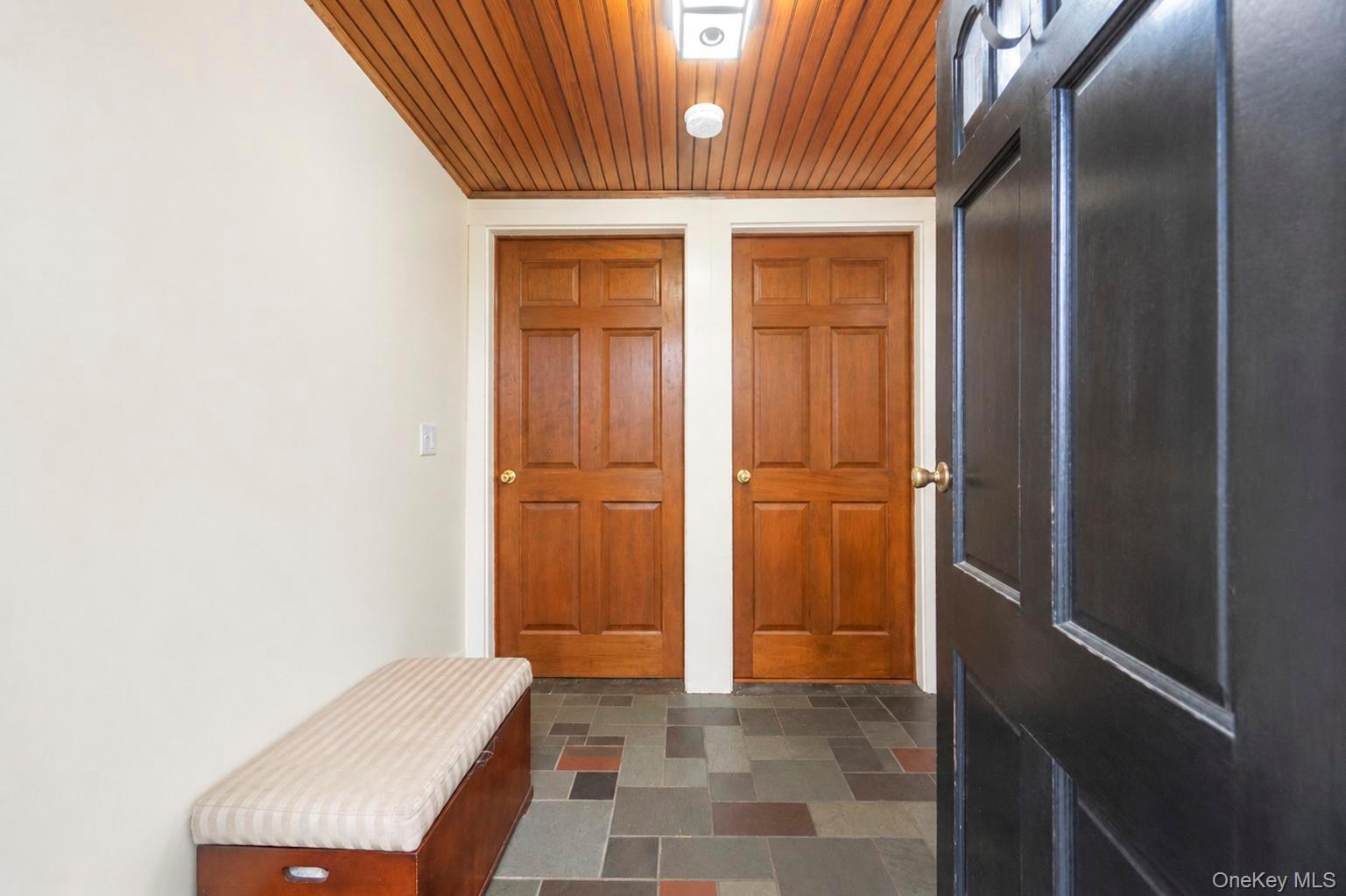 3rd image of 139 N 11Th St, North Hempstead, NY 11040 | MLS# 1038427