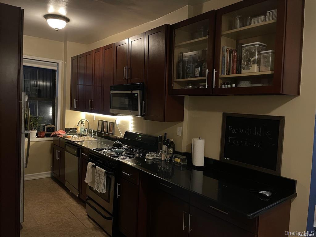 2nd image of 840 Bronx River Rd #3B, Yonkers, NY 10701 | MLS# 1038442