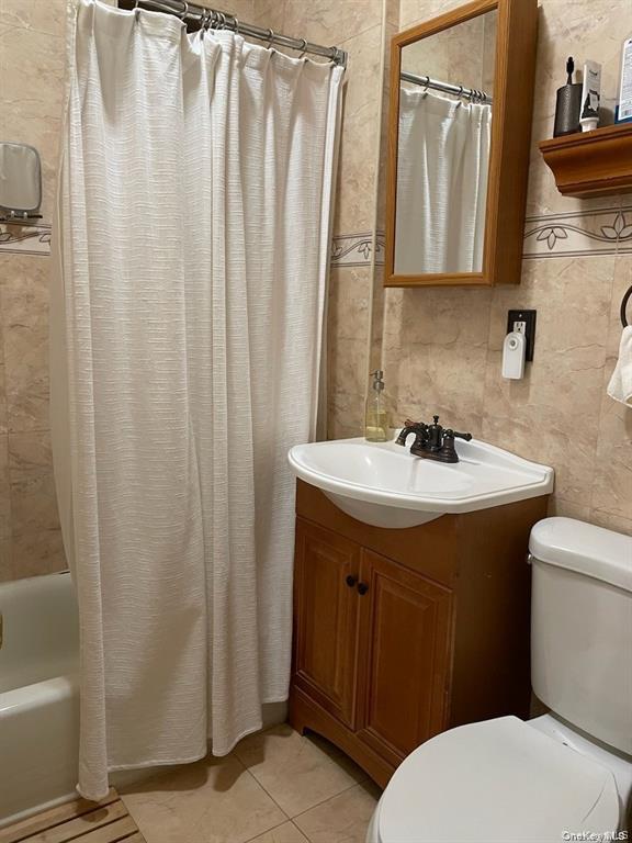 2nd image of 840 Bronx River Rd, Yonkers, NY 10701