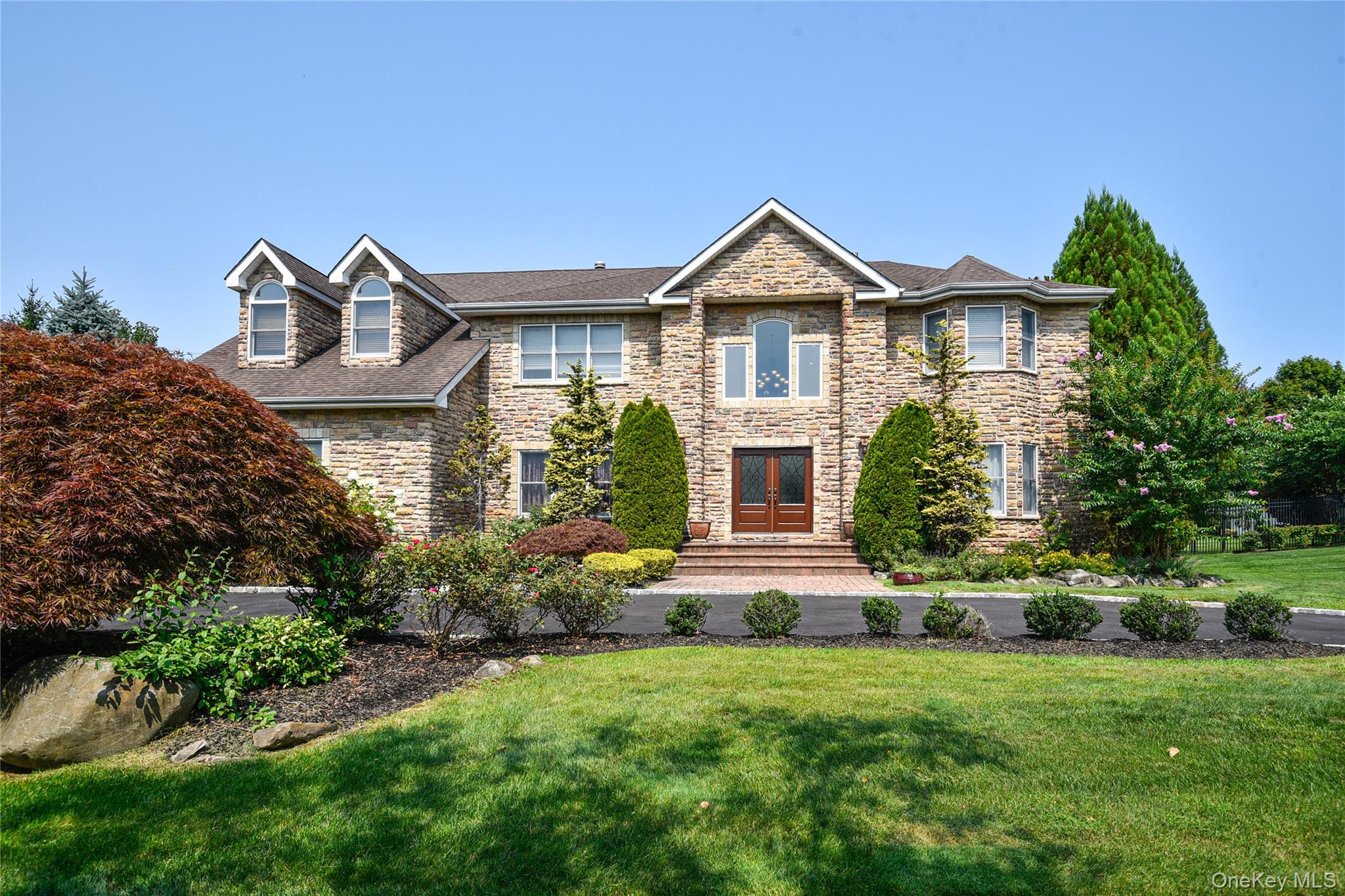 1st image of 5 Home Ct, Huntington, NY 11743 | MLS# 1038444