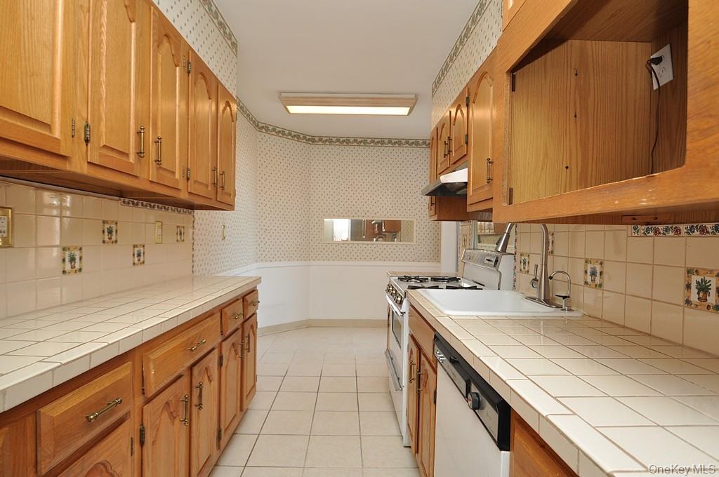 4th image of 491 Riverdale Ave #5A, Yonkers, NY 10705 | MLS# 1038467