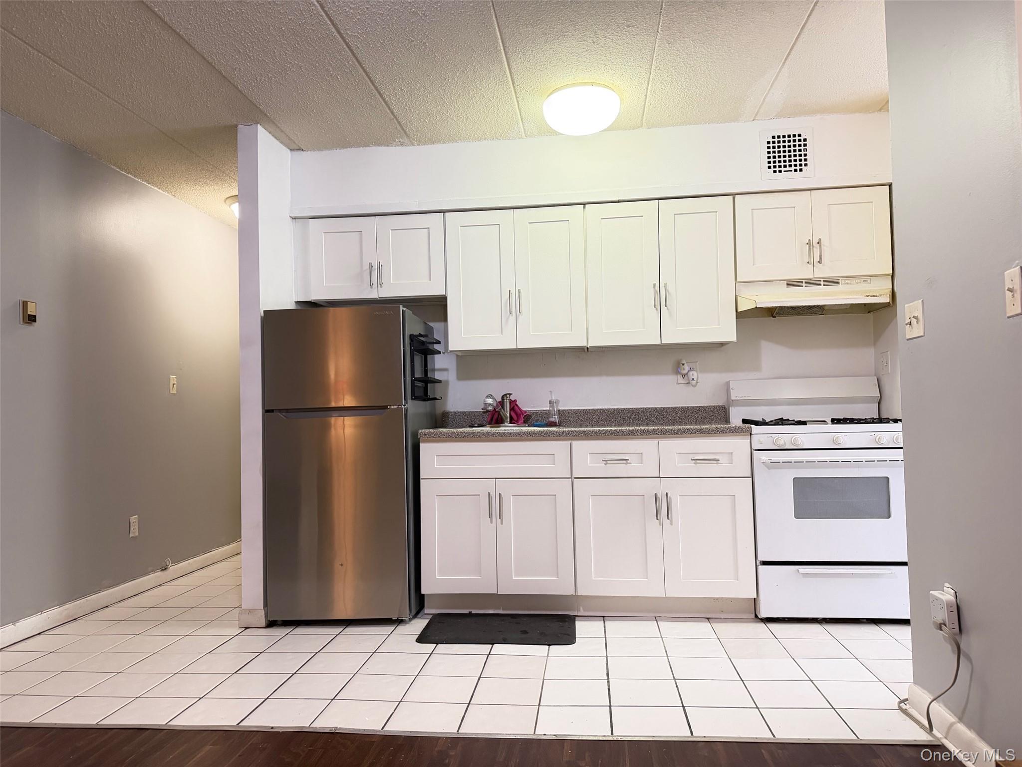 2nd image of 43 04 158th St #3E, New York, NY 11358 | MLS# 1038489