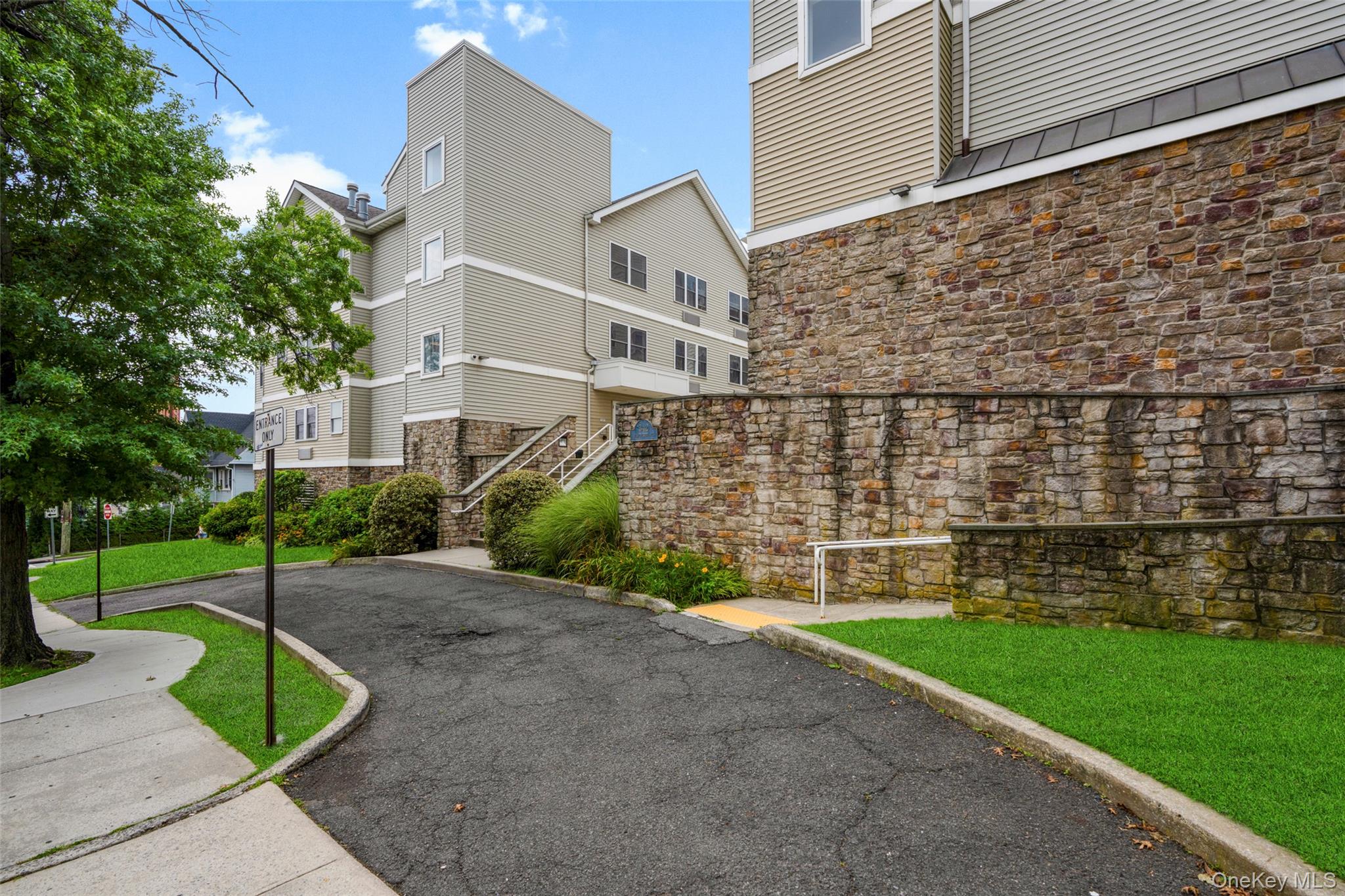 2nd image of 342 Westchester Ave #25E, Rye Town, NY 10573 | MLS# 1038492