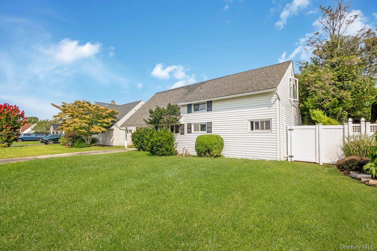 22nd image of 85 Twin Ln N, Hempstead, NY 11793 | MLS# 1038493