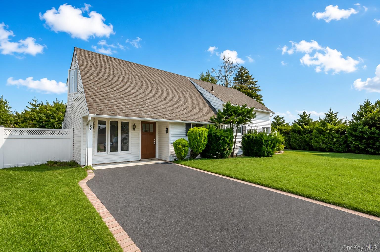 1st image of 85 Twin Ln N, Hempstead, NY 11793 | MLS# 1038493
