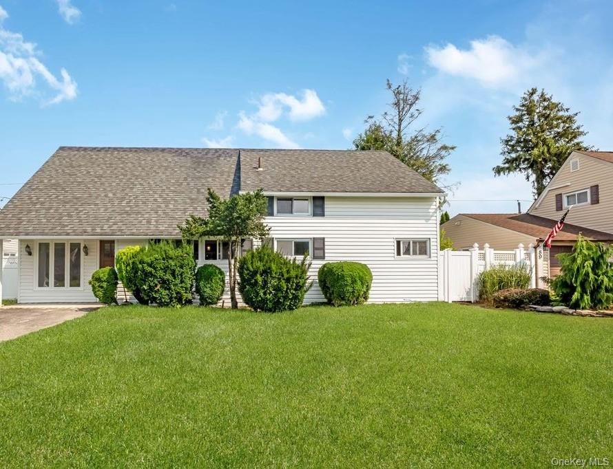 2nd image of 85 Twin Ln N, Hempstead, NY 11793 | MLS# 1038493