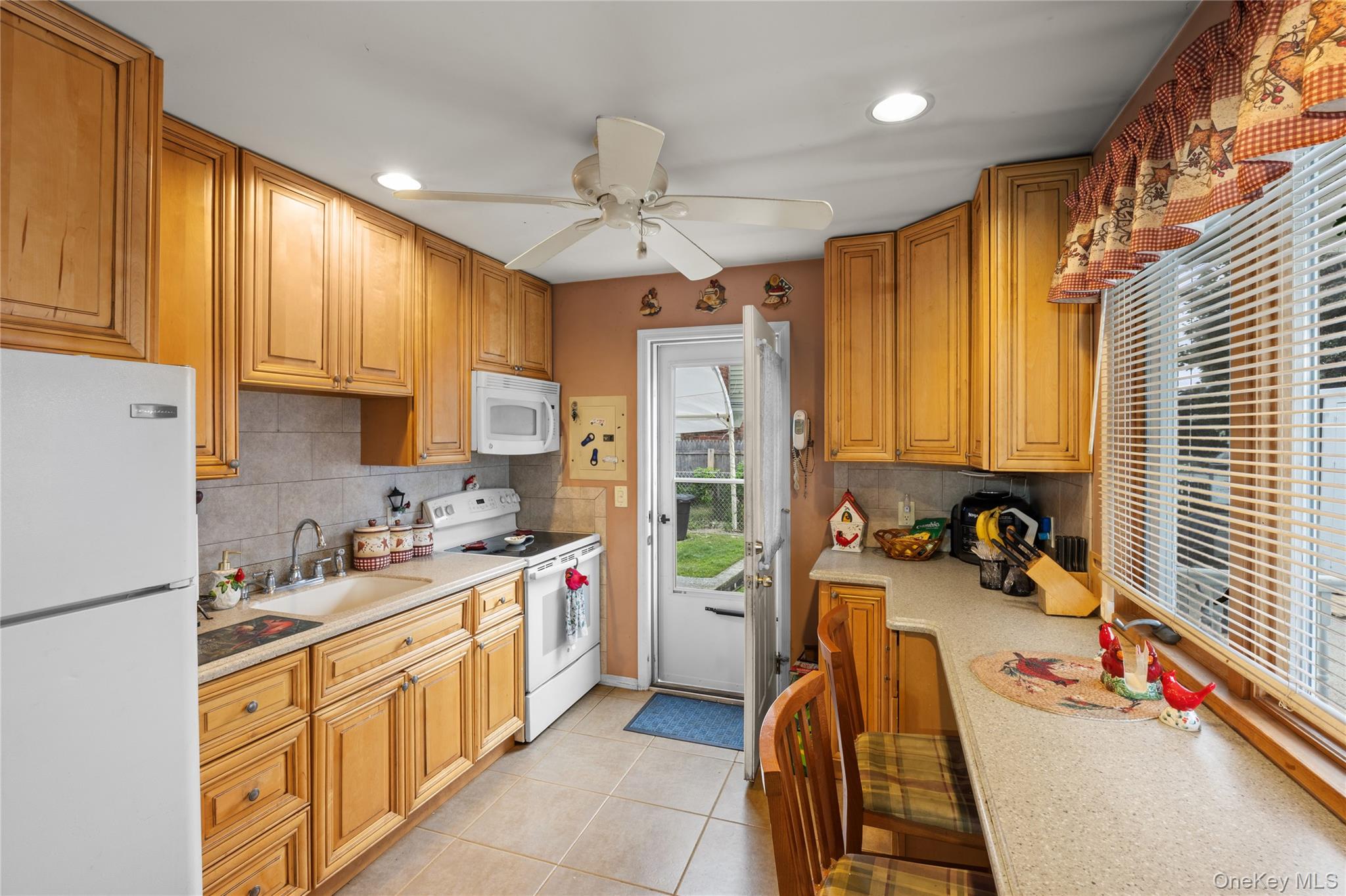 2nd image of 28 Book Ln, Hempstead, NY 11756 | MLS# 1038510