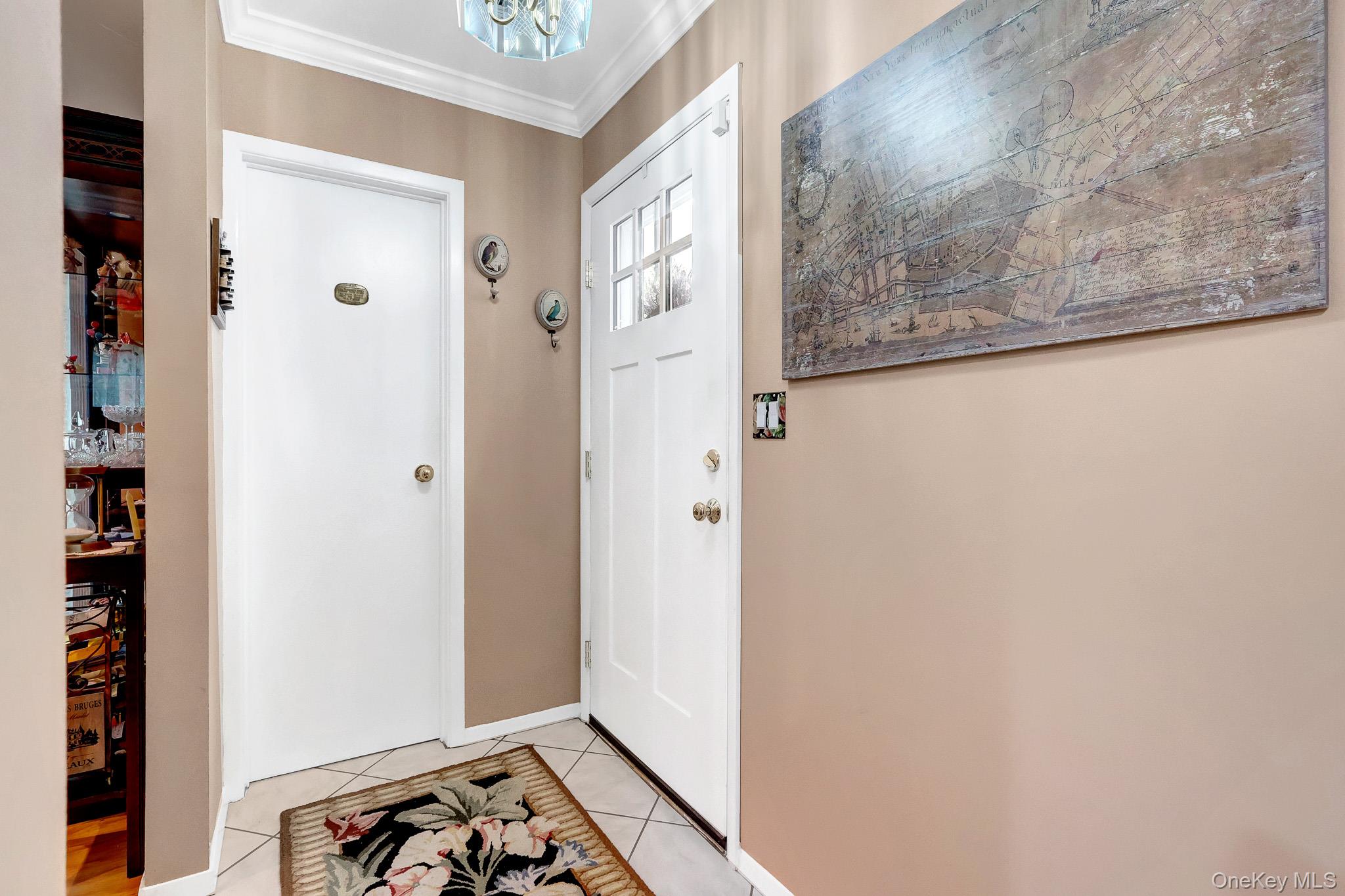 5th image of 11 Clubhouse Ct, Oyster Bay, NY 11797 | MLS# 1038513