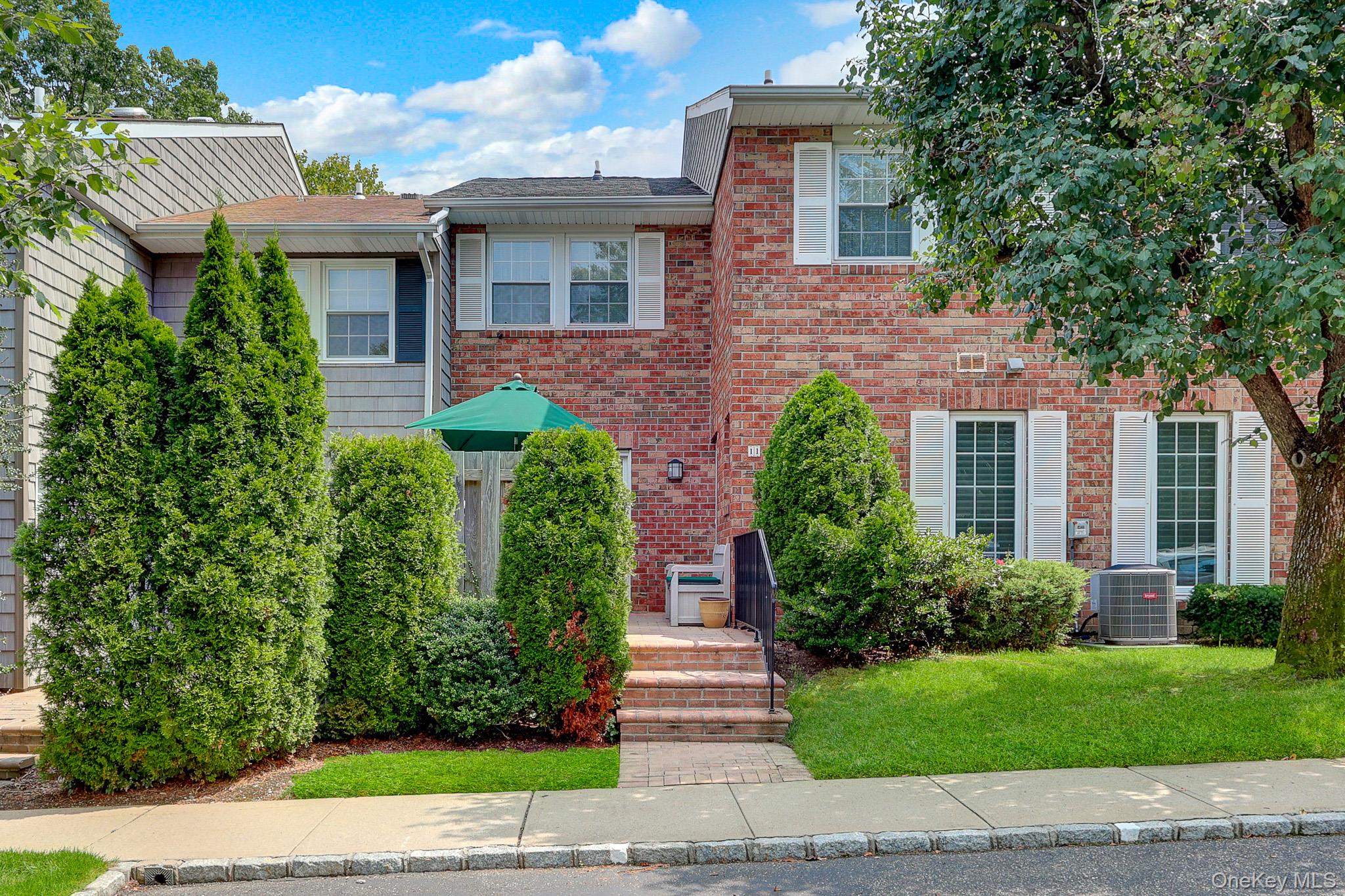 1st image of 11 Clubhouse Ct, Oyster Bay, NY 11797 | MLS# 1038513