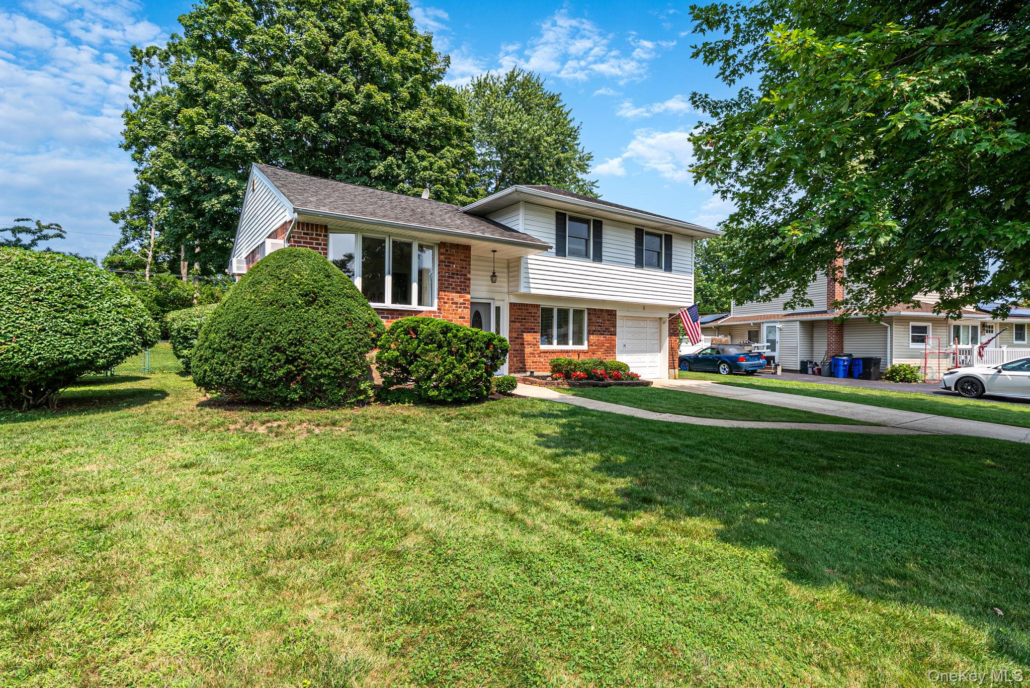 2nd image of 6 Keswick Dr, Islip, NY 11730 | MLS# 1038570