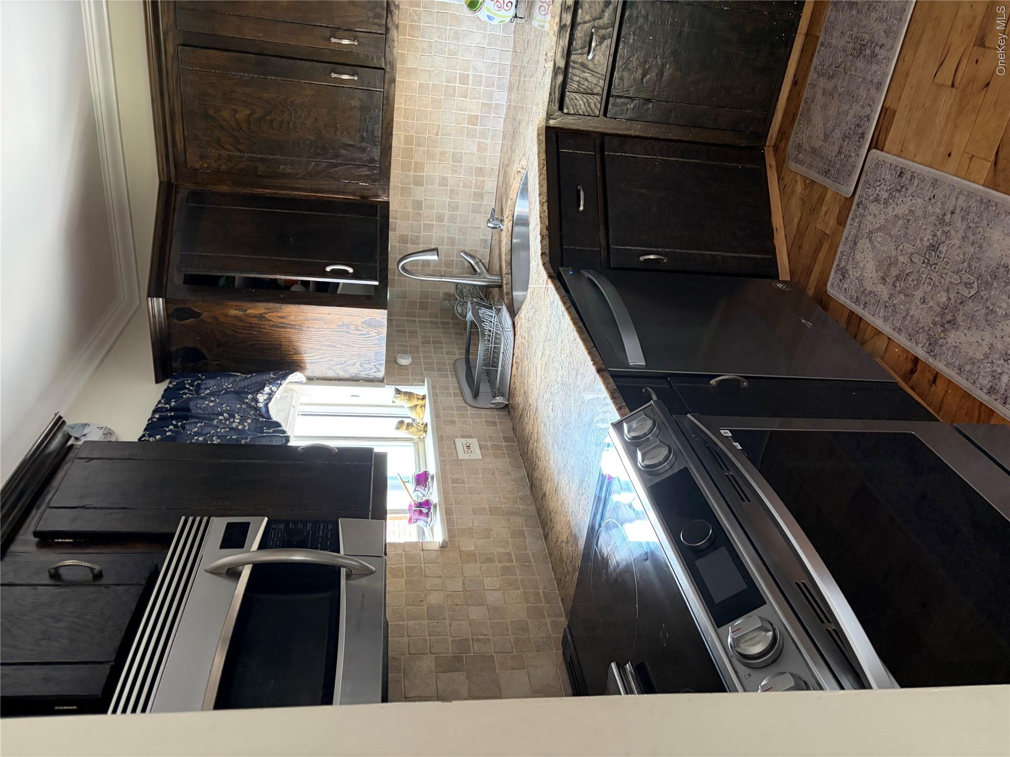 4th image of 30 Stone Blvd, Oyster Bay, NY 11758 | MLS# 1038579
