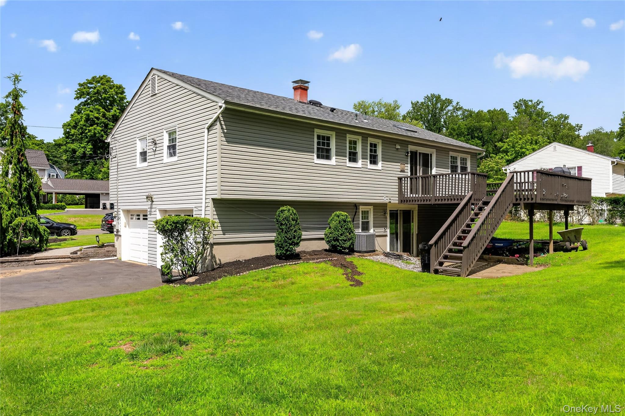 2nd image of 6 Linda Ln, Orangetown, NY 10965 | MLS# 1038610