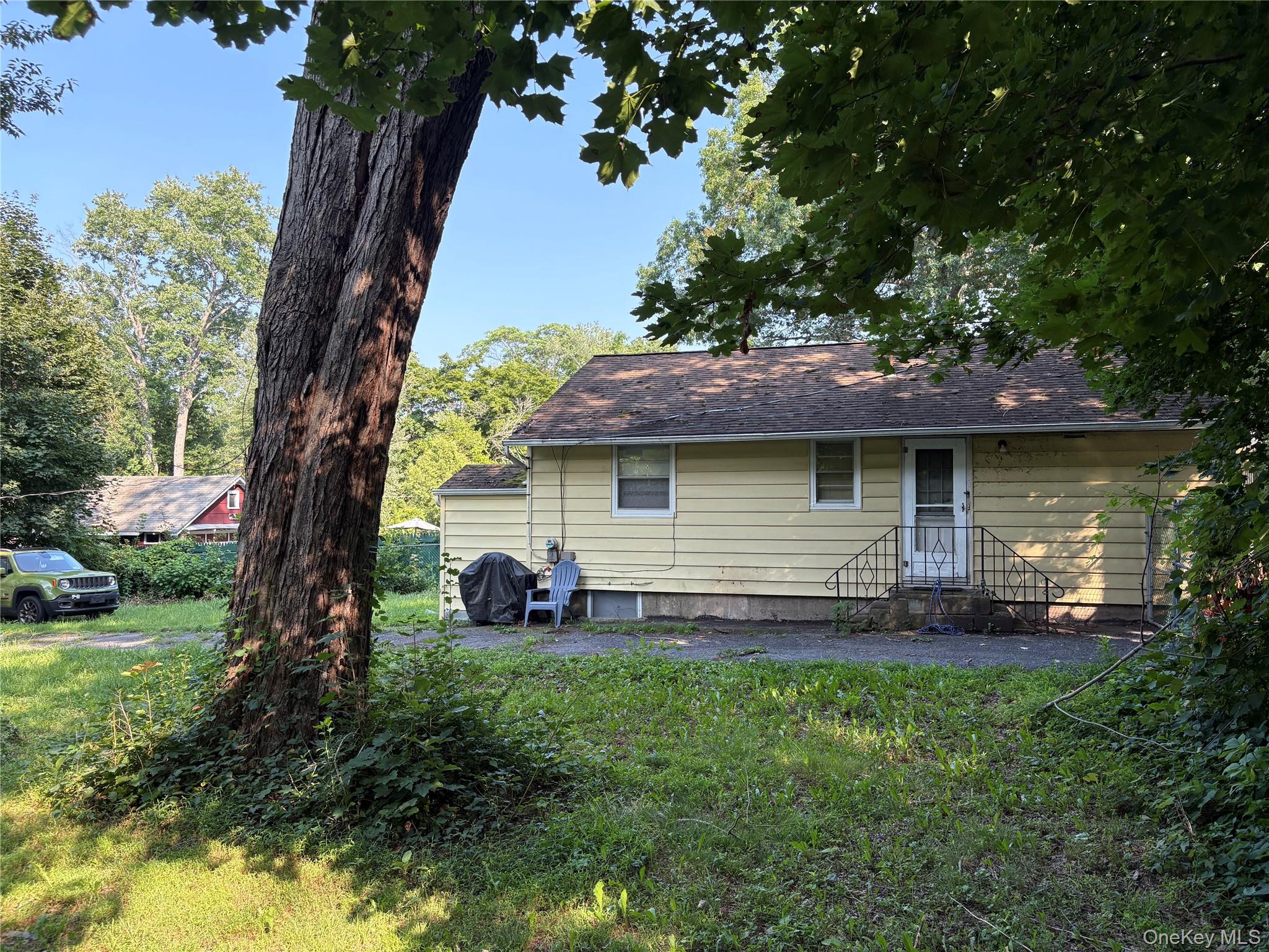 3rd image of 24 Maple St, Warwick (town), NY 10925 | MLS# 1038631