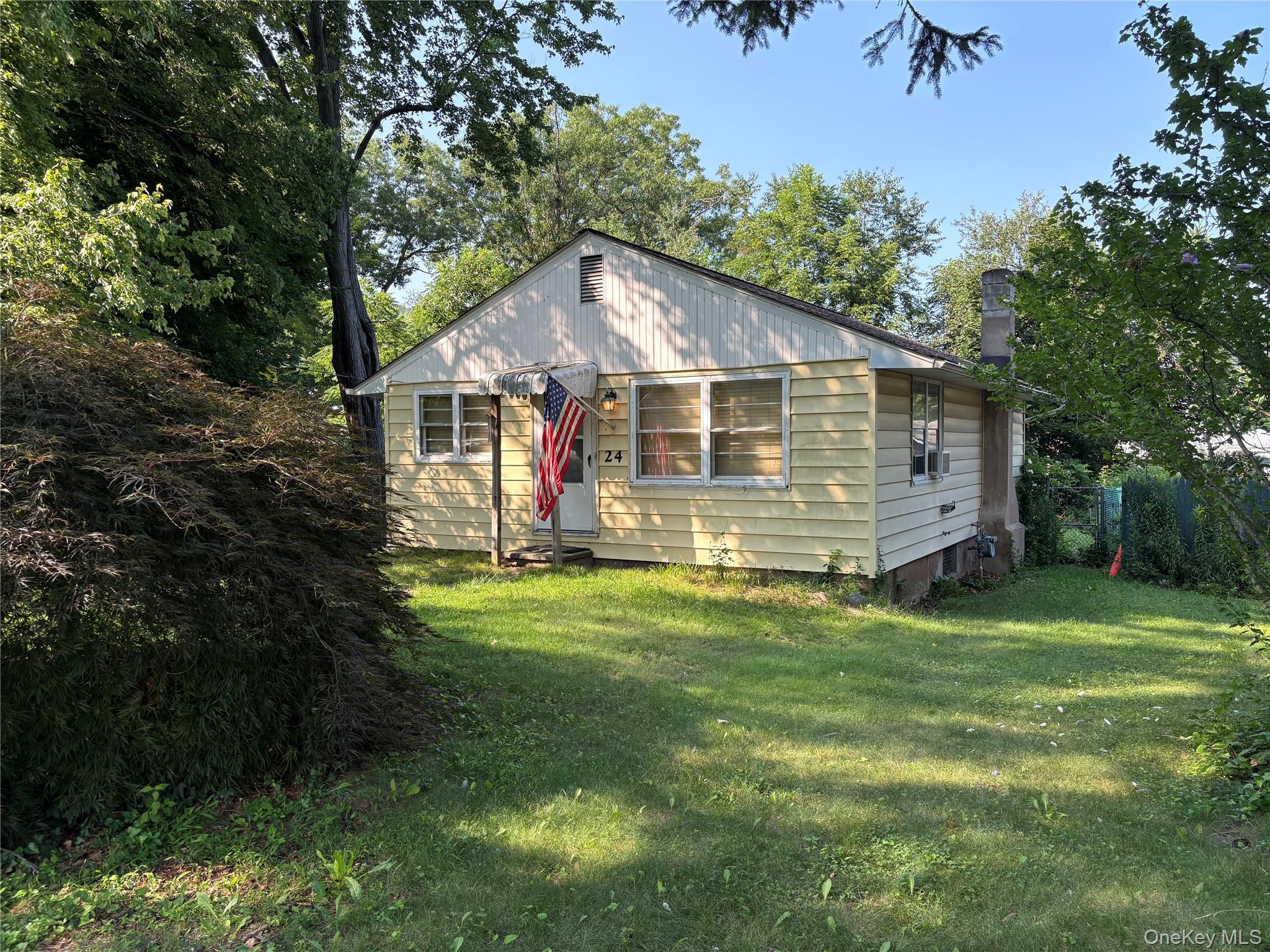 1st image of 24 Maple St, Warwick (town), NY 10925 | MLS# 1038631