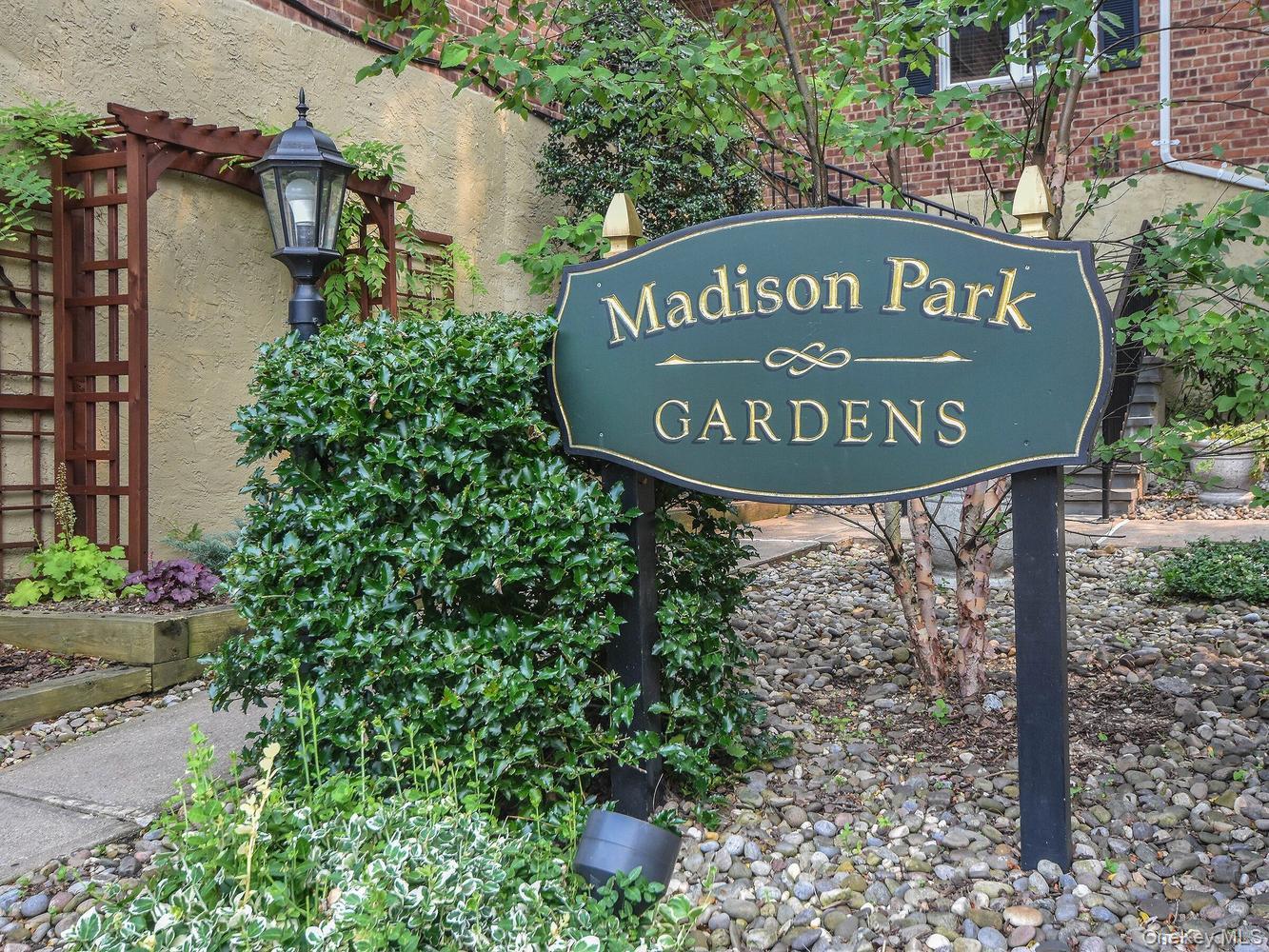 15th image of 14u Madison Park Gardens #14U, North Hempstead, NY 11050 | MLS# 1038645