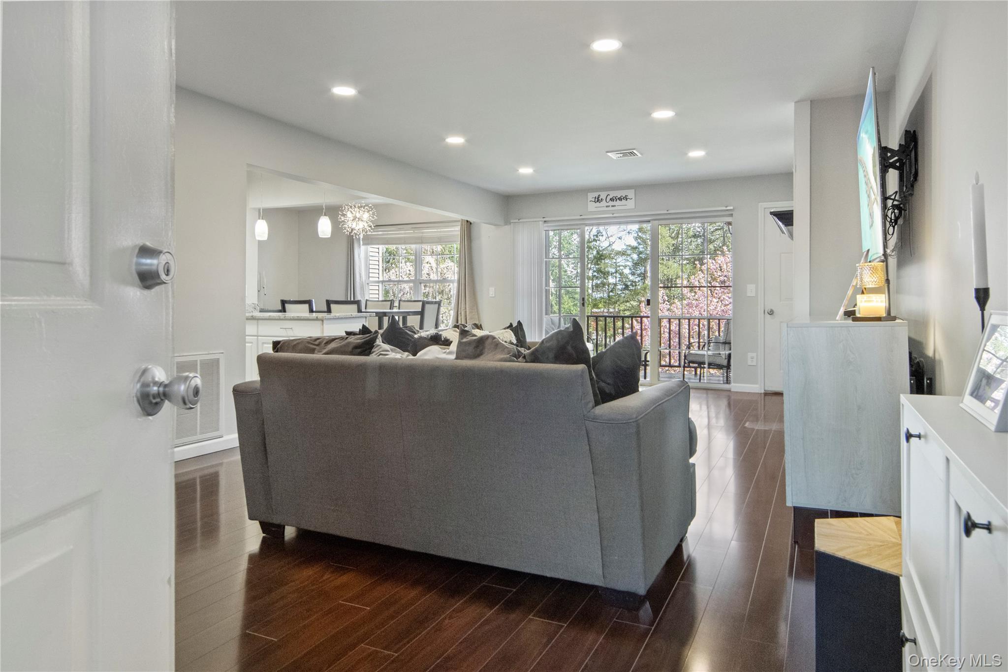 2nd image of 1009 Washington Grn, New Windsor, NY 12553 | MLS# 1038659