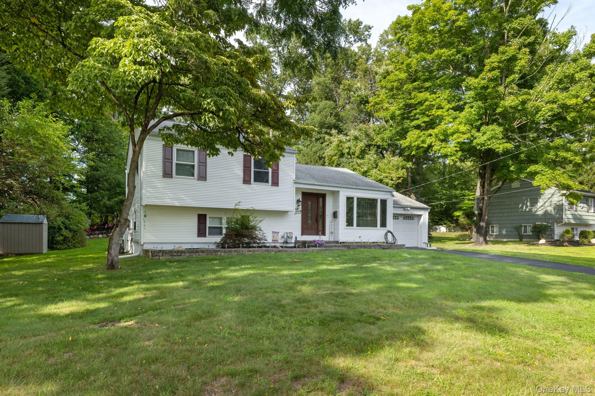 3rd image of 7 Windmill Ln, Clarkstown, NY 10956 | MLS# 1038676