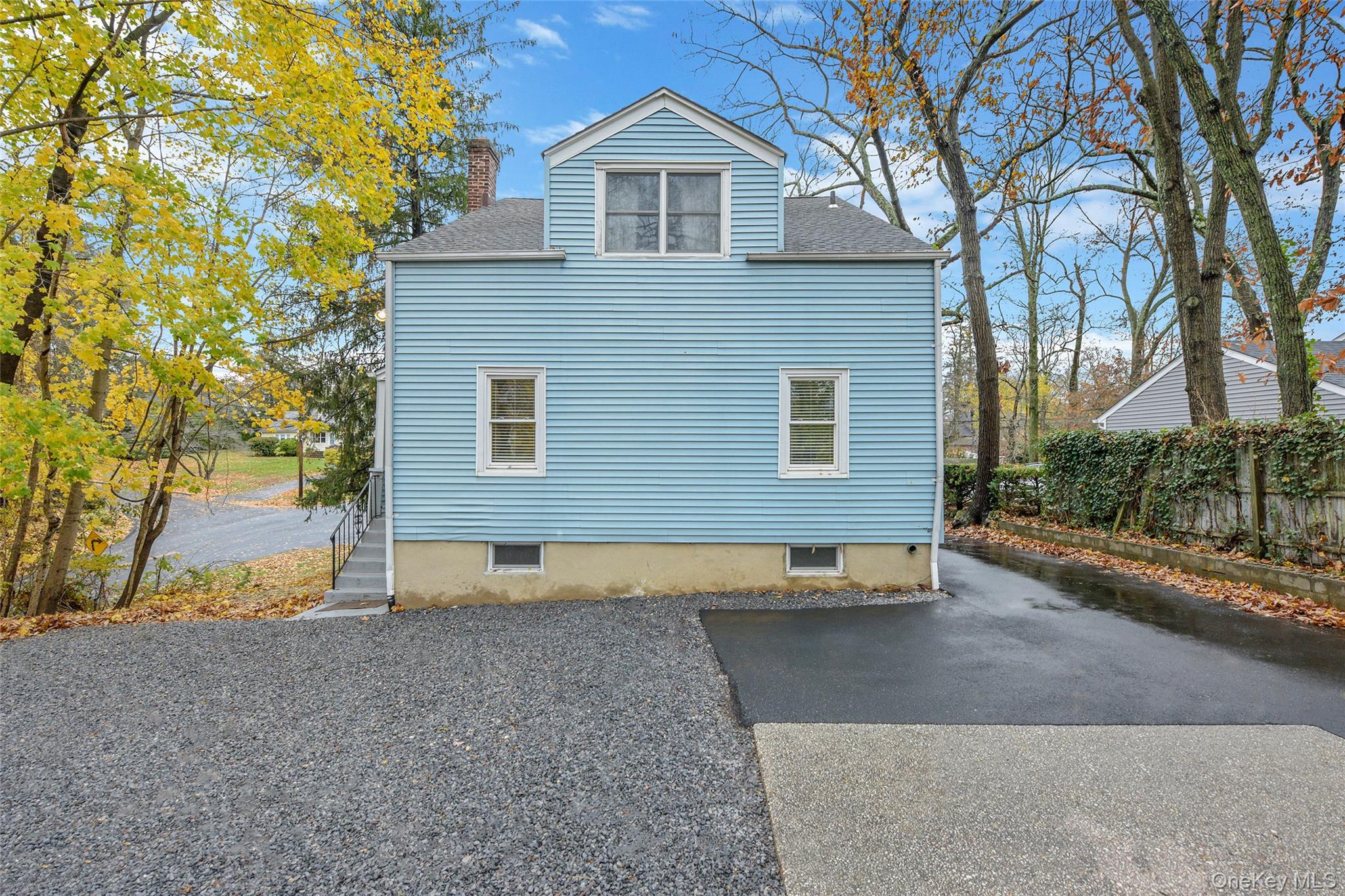 3rd image of 3 Jarvis Ct, Huntington, NY 11743 | MLS# 1038681