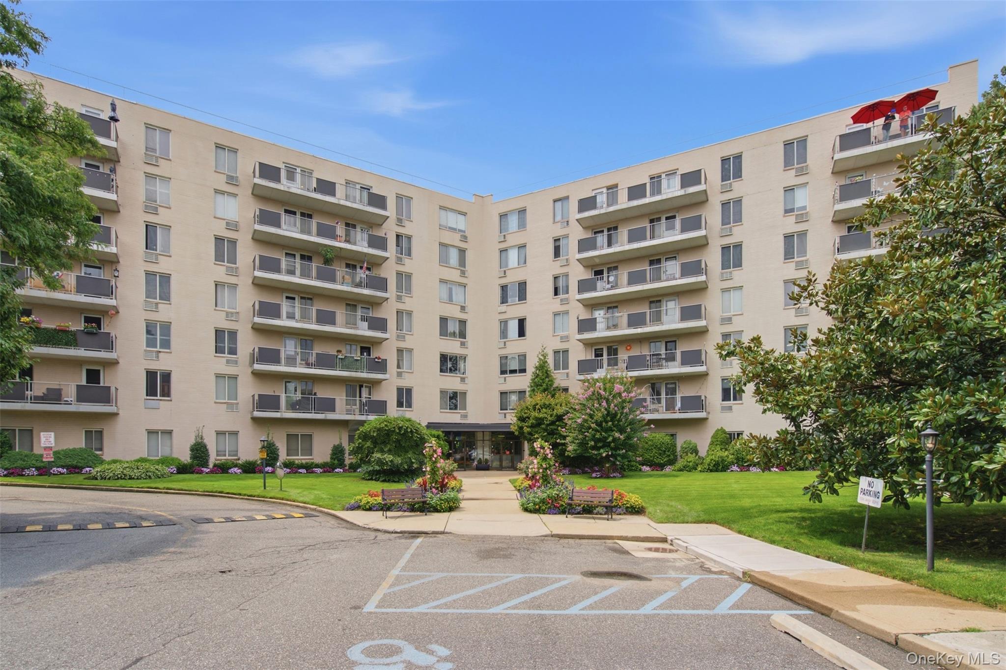 1st image of 135 Post Ave #2J, North Hempstead, NY 11590 | MLS# 1038701