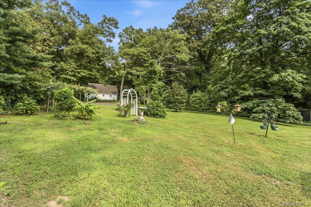 37th image of 1091 Westminster Ave, Huntington, NY 11746 | MLS# 1038771
