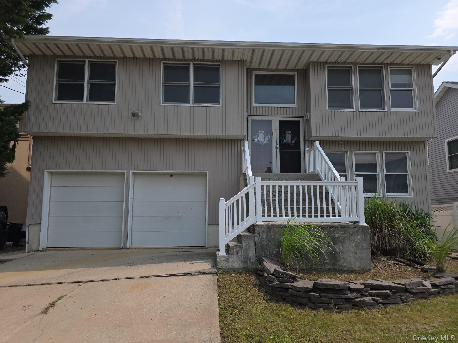 2nd image of 2871 Shore Rd, Hempstead, NY 11783 | MLS# 1038810