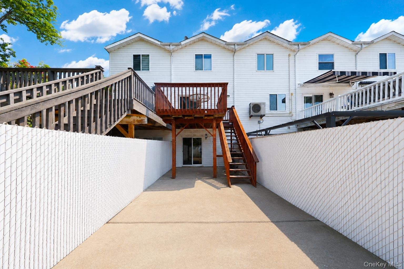 31st image of 493 Medina St, New York, NY 10306 | MLS# 1038812