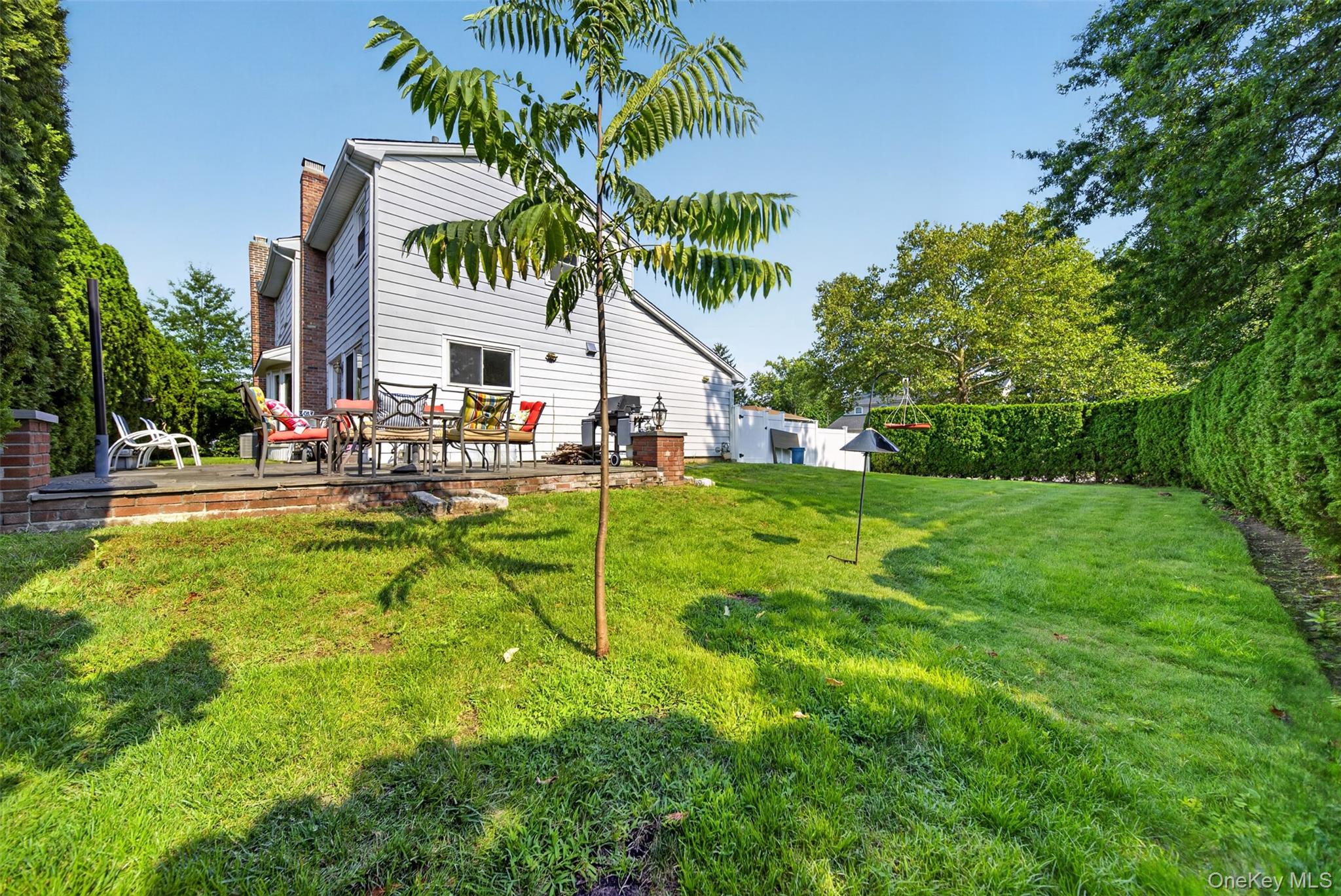 30th image of 2 Foxhurst Ct, North Hempstead, NY 11040 | MLS# 1038820