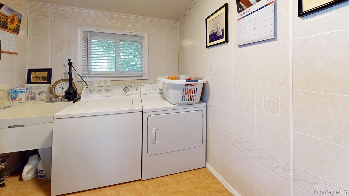 18th image of 18 W Gaylore Dr, Babylon, NY 11701 | MLS# 1038848