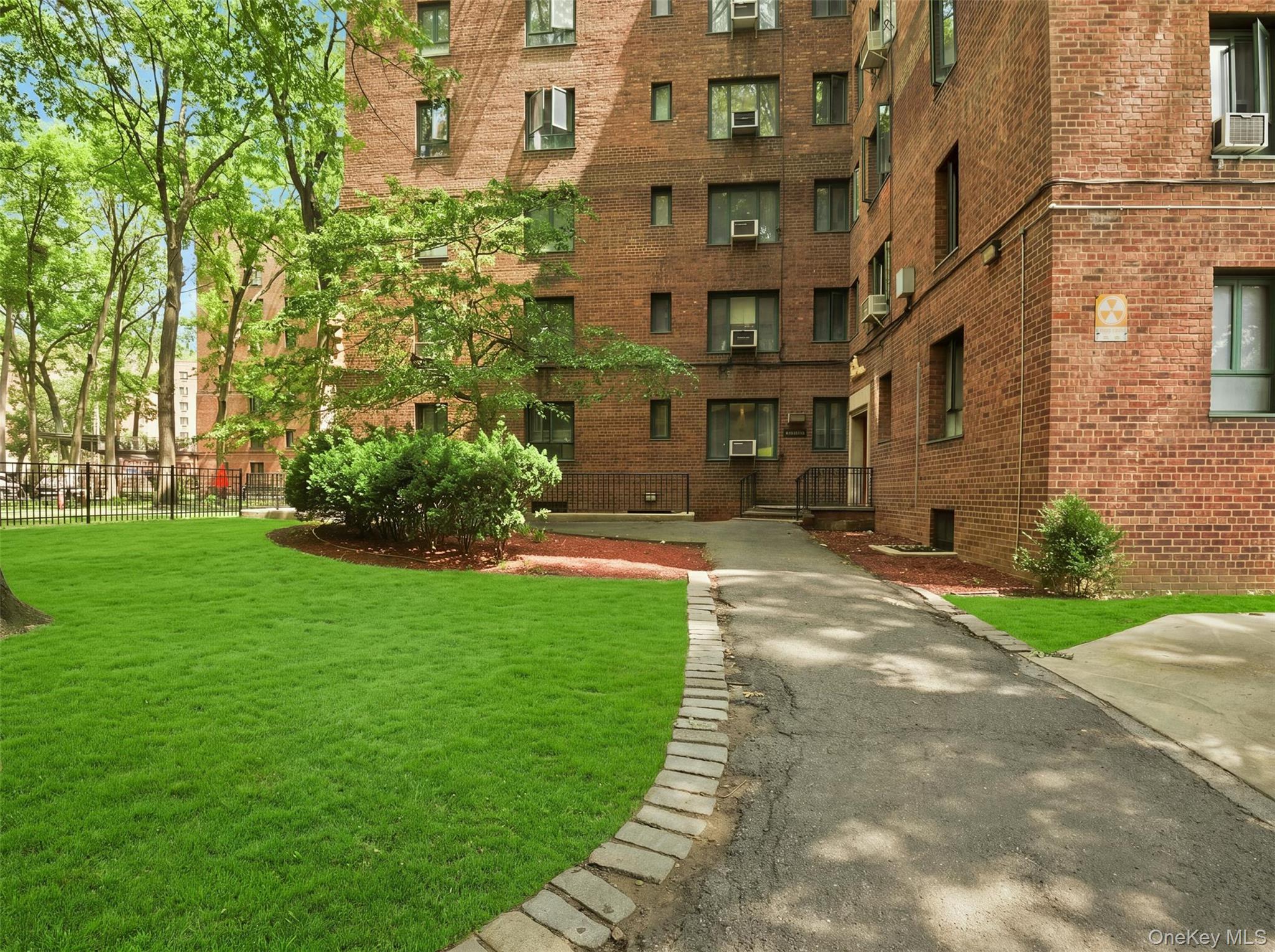 2nd image of 2049 Mcgraw Ave #4F, New York, NY 10462 | MLS# 1038872