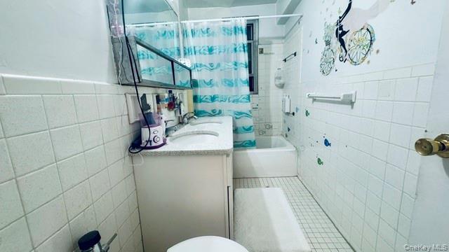 3rd image of 144-30 Roosevelt Ave, New York, NY 11238
