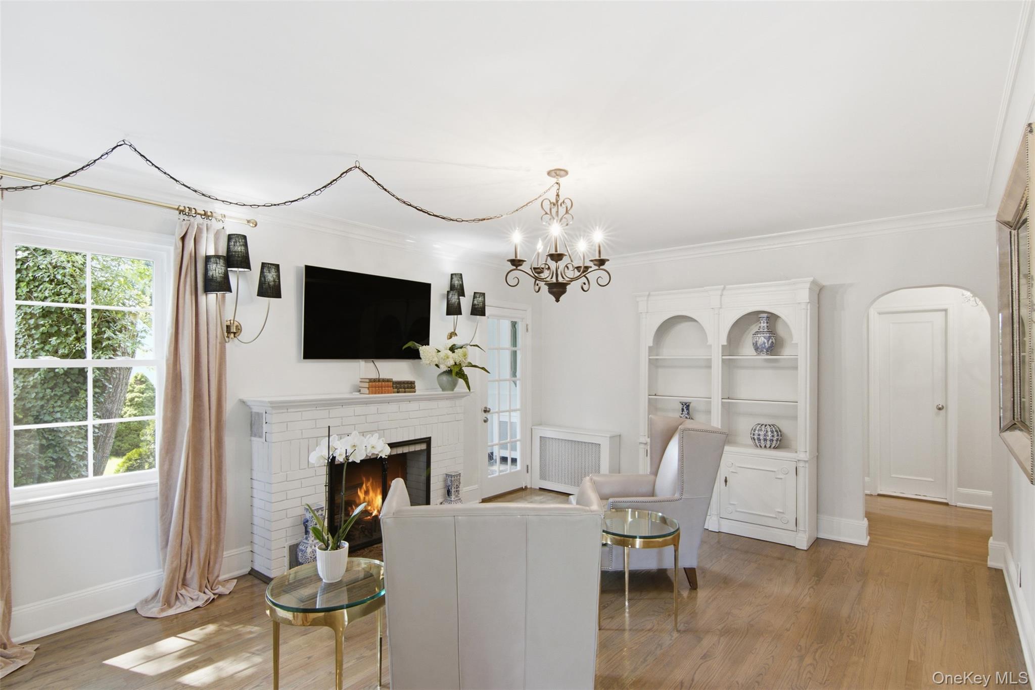 4th image of 32 Franklin Ave, Oyster Bay, NY 11579 | MLS# 1038898