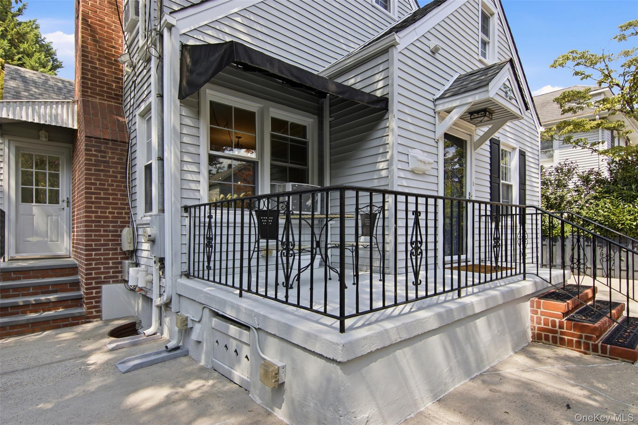 2nd image of 32 Franklin Ave, Oyster Bay, NY 11579 | MLS# 1038898