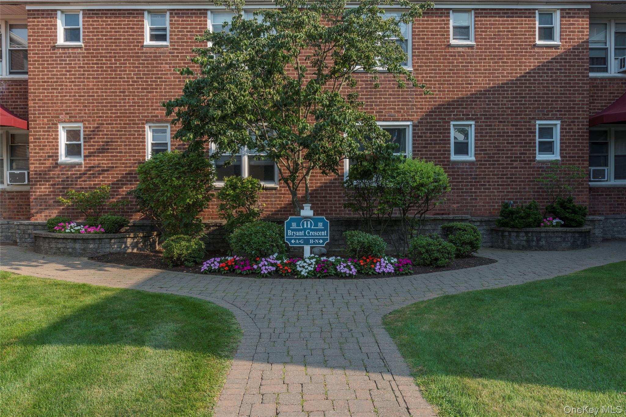 2nd image of 11 Bryant Crescent, White Plains, NY 10605