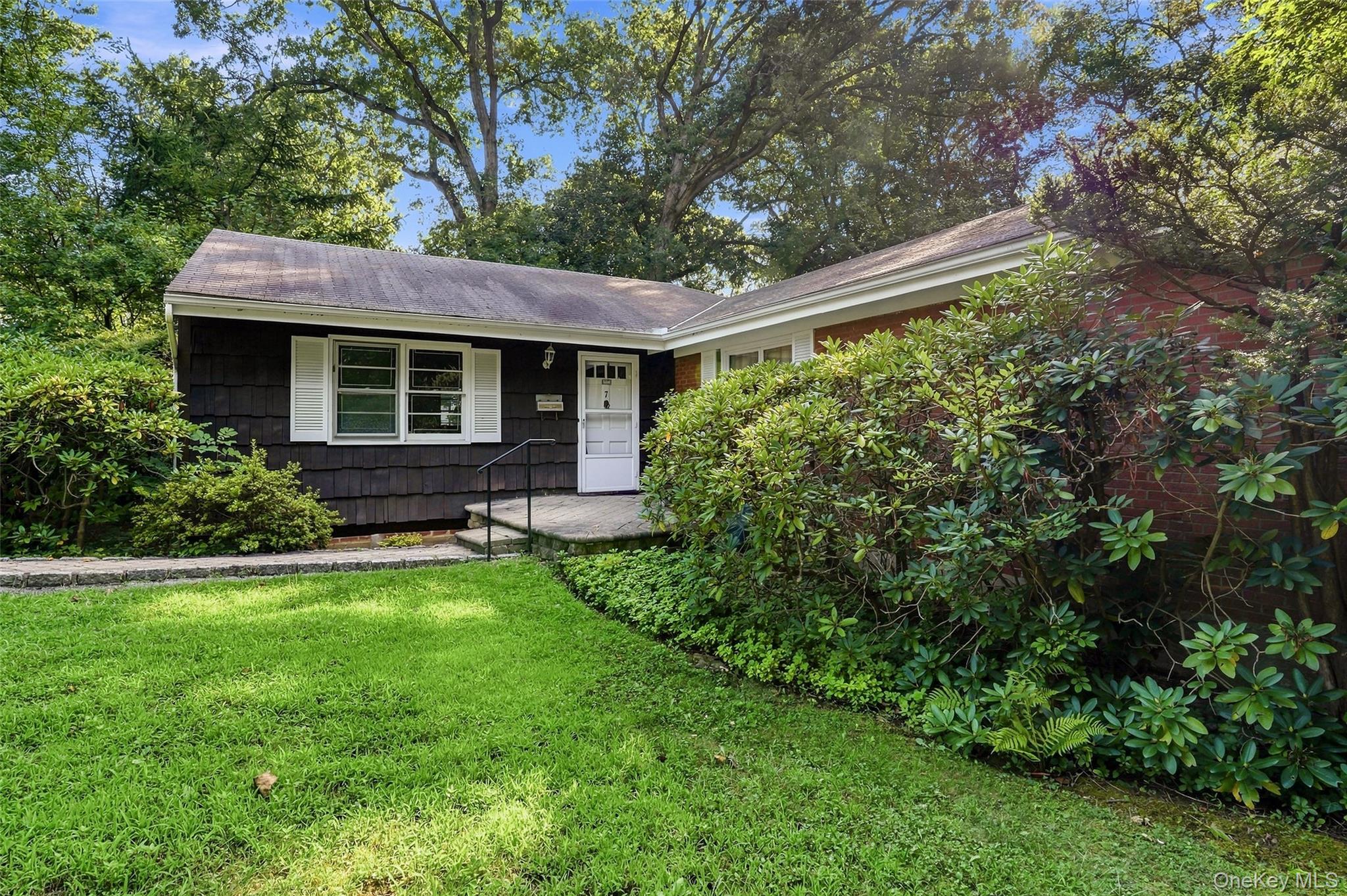 2nd image of 7 Overhill Rd, New Rochelle, NY 10804 | MLS# 1039027