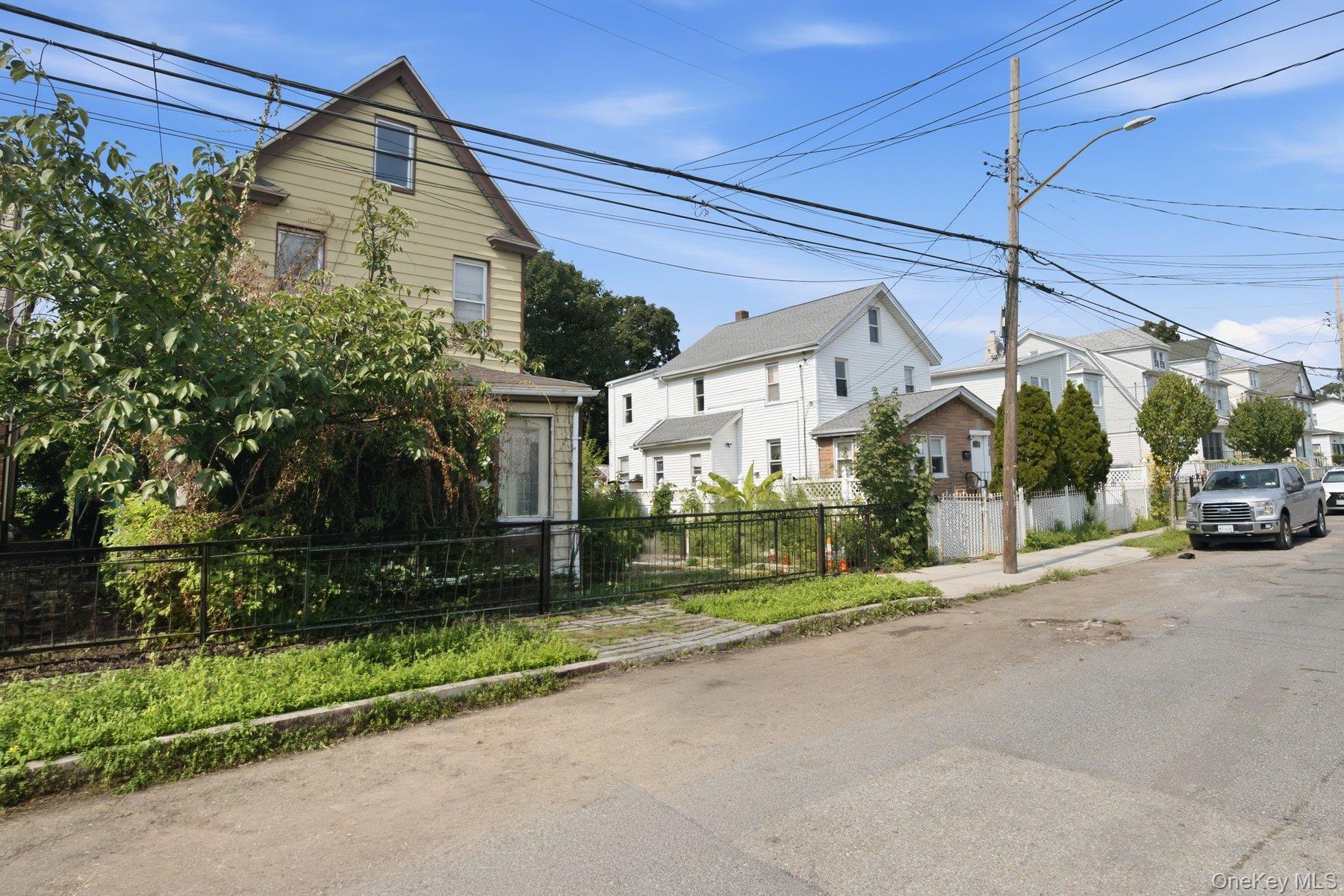 2nd image of 11532 158th St, New York, NY 11434 | MLS# 1039084