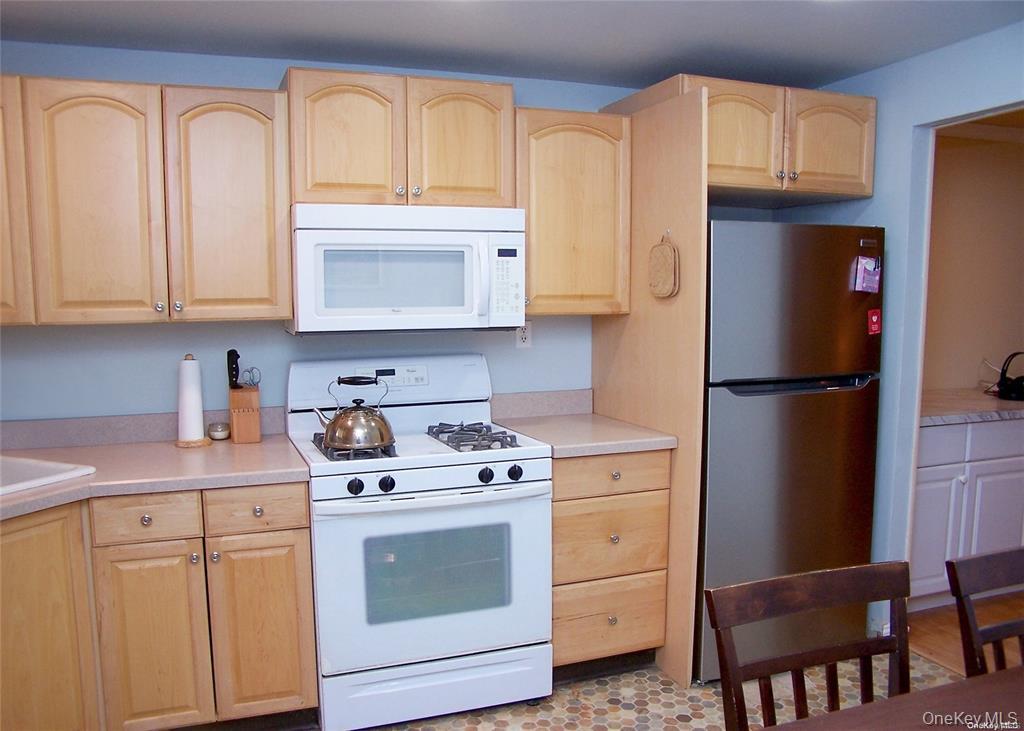 5th image of 159 Cambridge Dr, Brookhaven, NY 11776 | MLS# 1039091