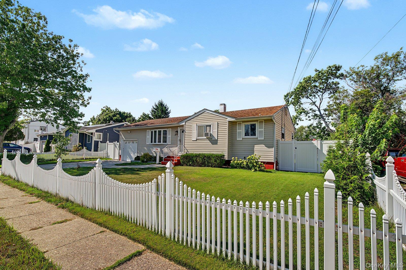 2nd image of 81 Ellery St, Islip, NY 11717 | MLS# 1039115