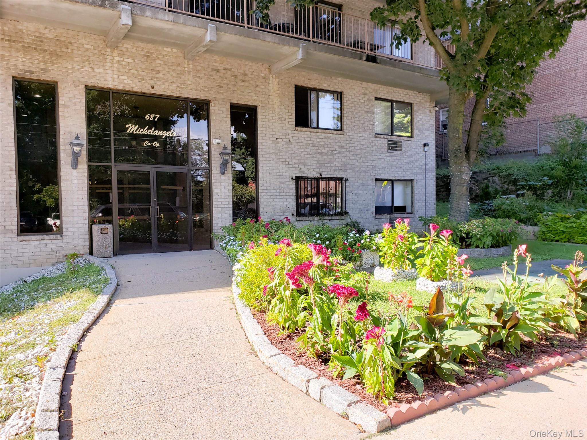 3rd image of 687 Bronx River Rd, Yonkers, NY 10701