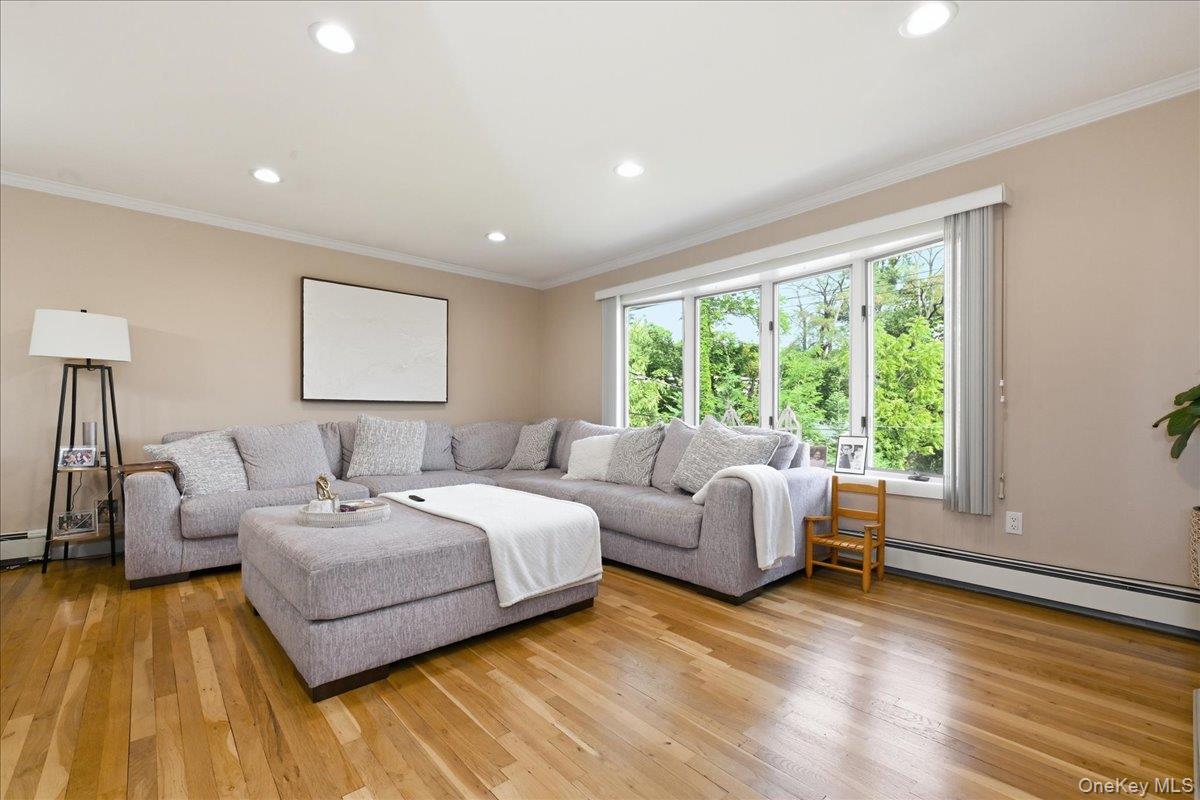 4th image of 3790 Waverly Ave, Hempstead, NY 11783 | MLS# 1039207