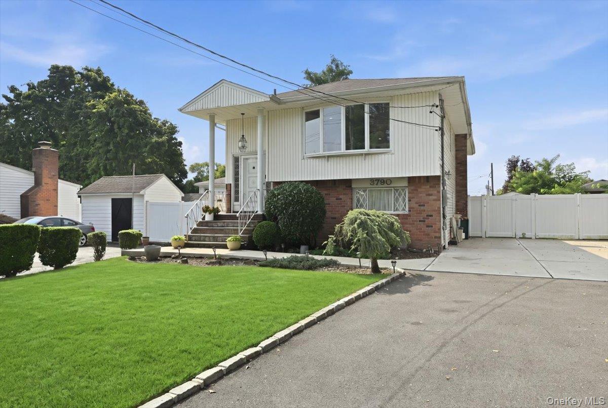 3rd image of 3790 Waverly Ave, Hempstead, NY 11783 | MLS# 1039207