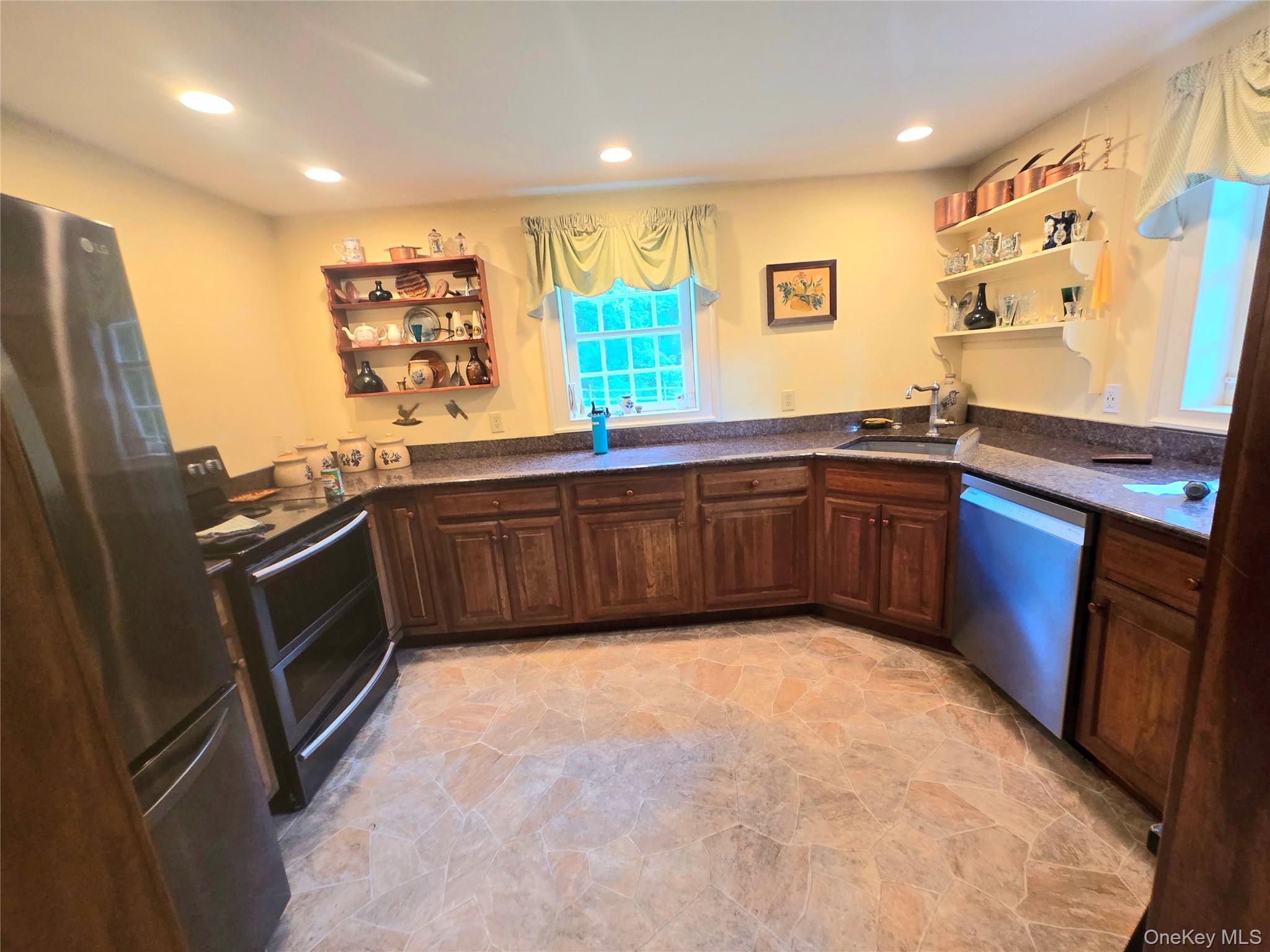5th image of 56 Finnerty Pl, Putnam Valley, NY 10579 | MLS# 1039244