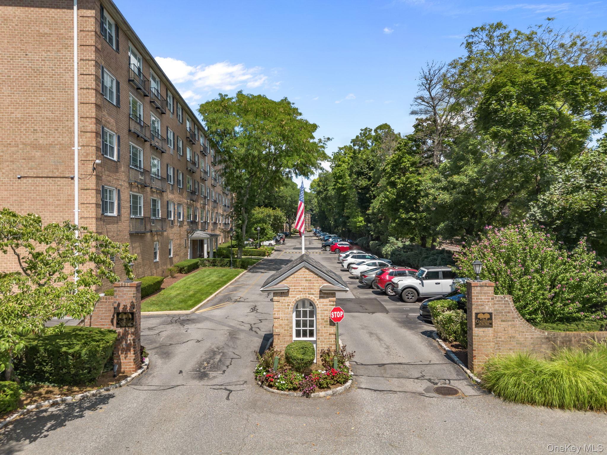 3rd image of 2 Consulate Dr, Eastchester, NY 10707